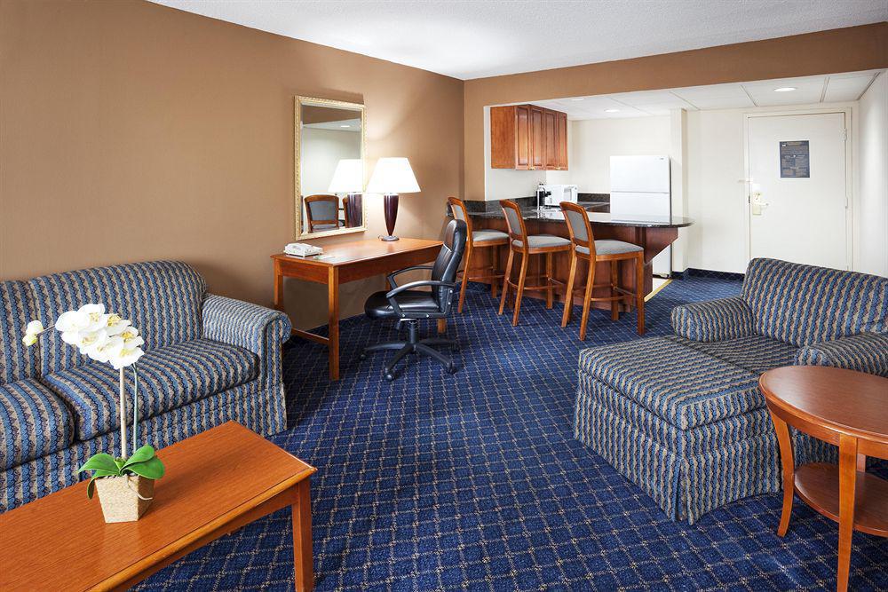 Holiday Inn Charlotte Airport By Ihg Pokój zdjęcie